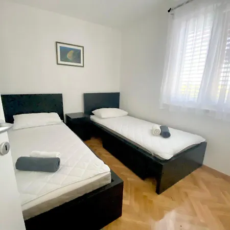 Vila Lucija *