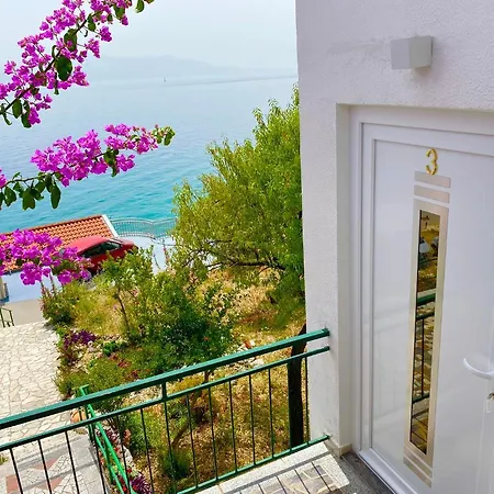 Vila Lucija *