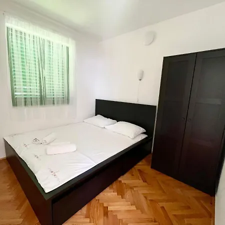 Apartament Vila Lucija *